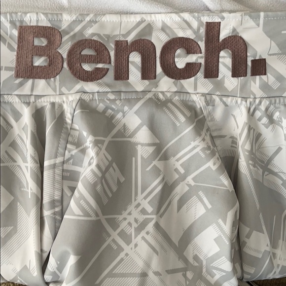 Bench zip up sweater - Picture 4 of 9